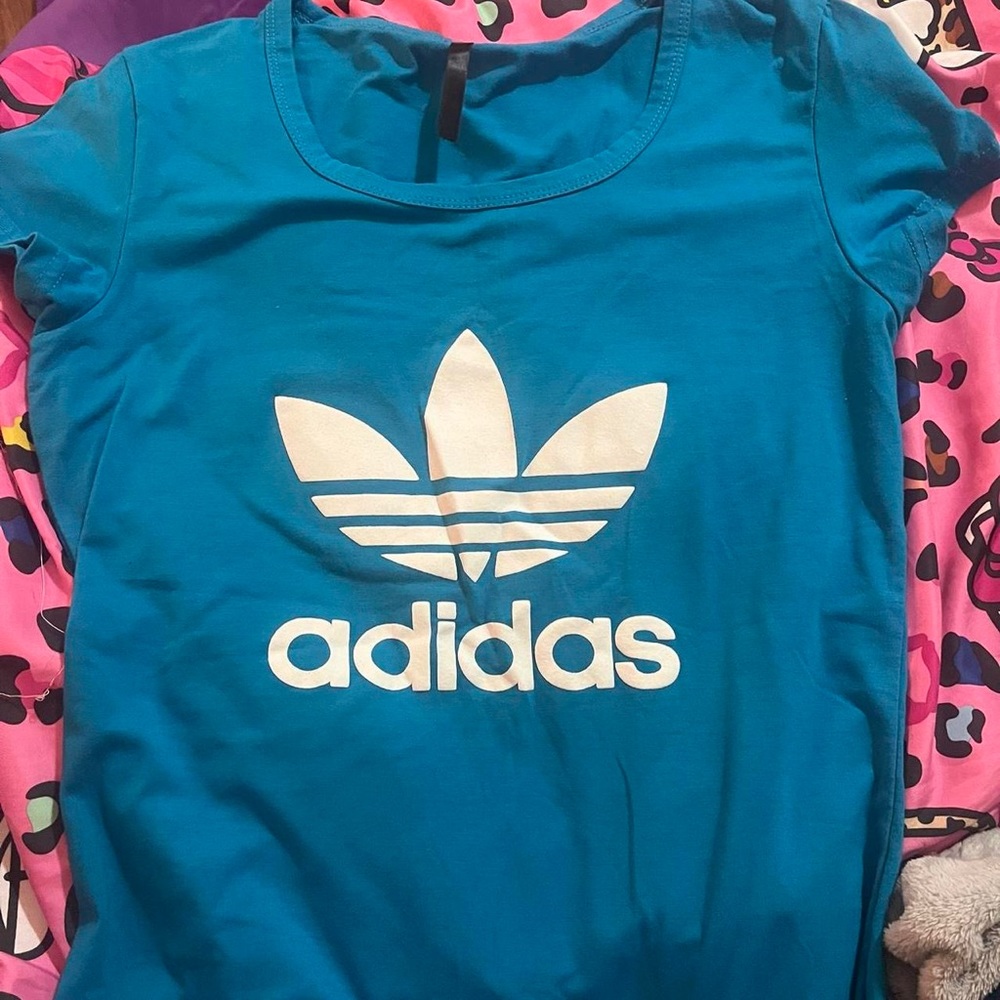 Adidas tee